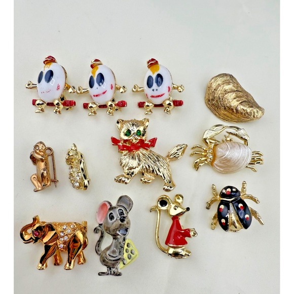 Estate Jewelry - Vintage Brooch Lot Gold Tone Cat Monkey Mouse Elephant Humpty Dumpty Beach
